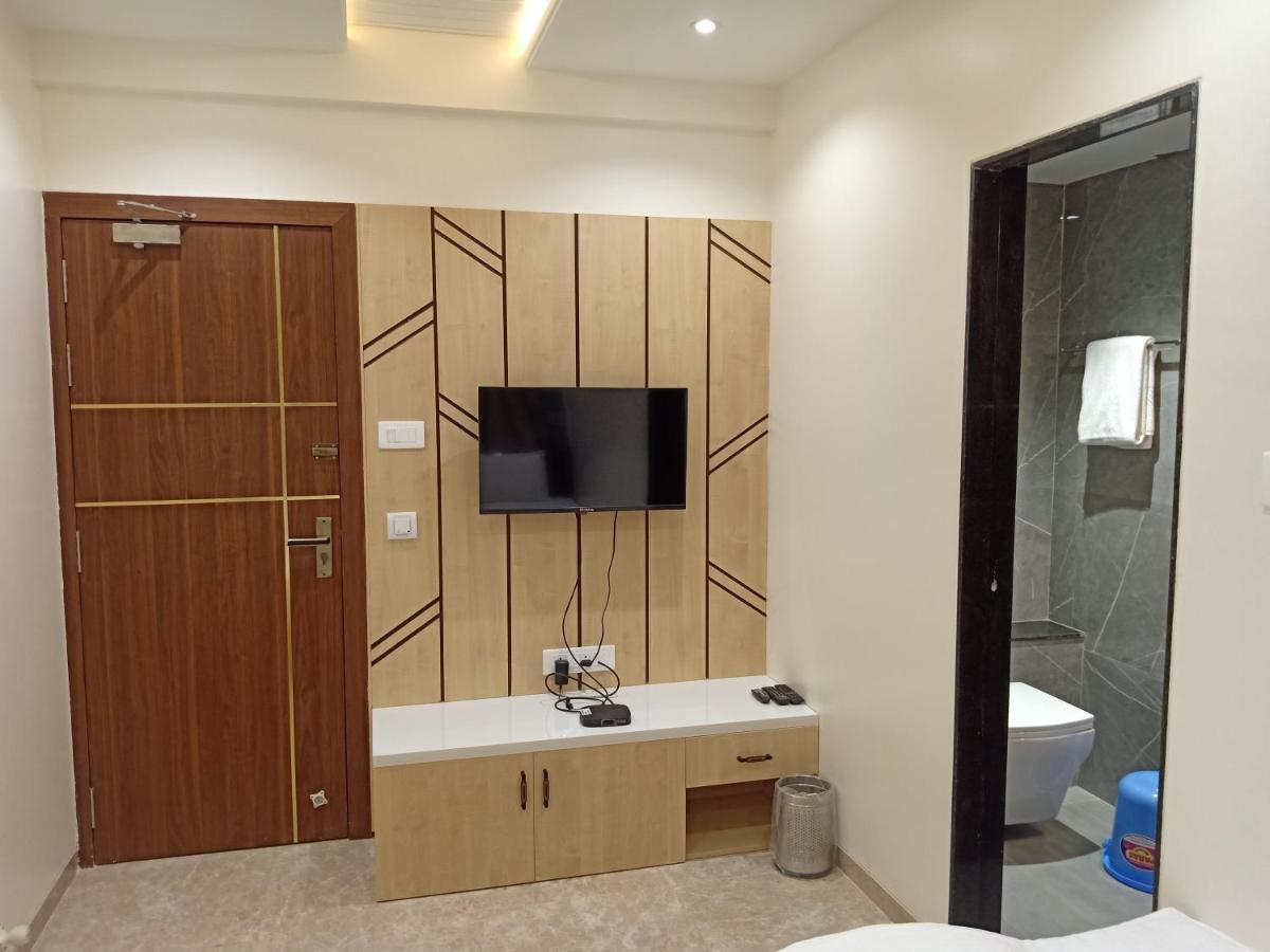 Hotel Suvarnam Residency 艾哈迈德讷格尔 外观 照片
