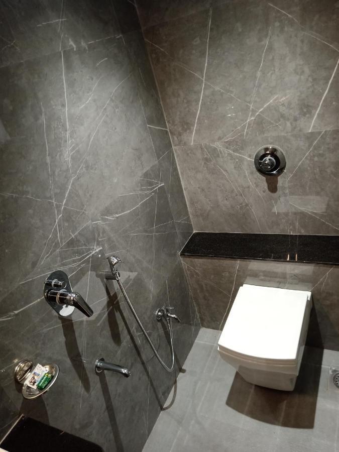Hotel Suvarnam Residency 艾哈迈德讷格尔 外观 照片
