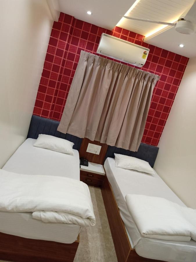 Hotel Suvarnam Residency 艾哈迈德讷格尔 外观 照片